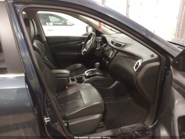 5N1AT2MV0FC792697 Nissan Rogue Sl