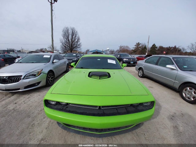 44456043 :رقم المزاد ، 2C3CDZBT5FH702658 vin ، 2015 Dodge Challenger R/t Plus مزاد بيع