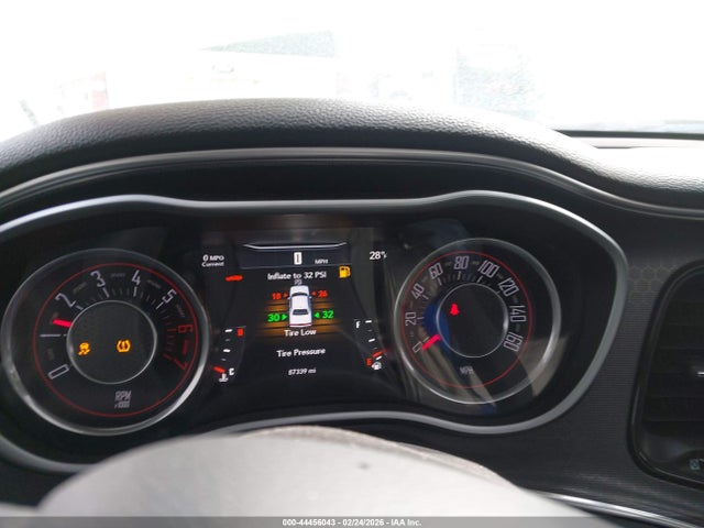 44456043 :رقم المزاد ، 2C3CDZBT5FH702658 vin ، 2015 Dodge Challenger R/t Plus مزاد بيع