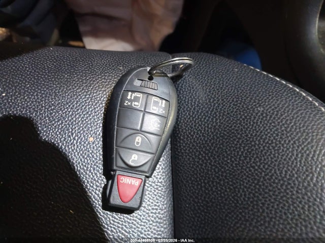 44456105 :رقم المزاد ، 2C4RC1HGXER413059 vin ، 2014 Chrysler Town & Country S مزاد بيع