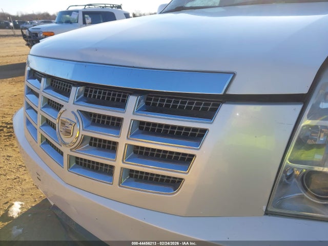 2011 CADILLAC ESCALADE ESV 1GYS3JEF1BR159427 Photo 5