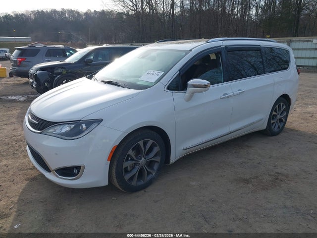 2017 Chrysler Pacifica Limited მანქანა იყიდება აუქციონზე, vin: 2C4RC1GG4HR778262, აუქციონის ნომერი: 44456236