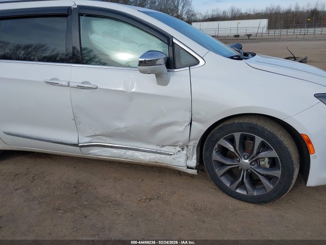 2017 Chrysler Pacifica Limited მანქანა იყიდება აუქციონზე, vin: 2C4RC1GG4HR778262, აუქციონის ნომერი: 44456236