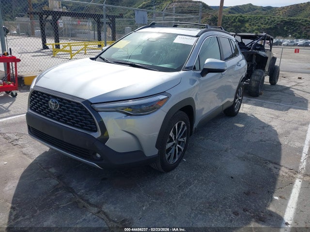 Toyota Corolla Cross Xle 2023 7MUDAABG4PV059175 Image 2