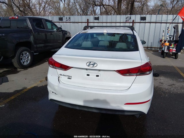 Hyundai ELANTRA SE 2017 5NPD74LFXHH164617 Image 16