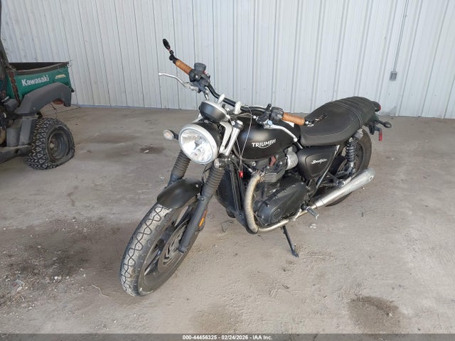 Triumph Motorcycle Street Twin 2017 SMTD31GN7HT801343 Image 2