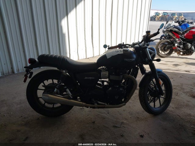 Triumph Motorcycle Street Twin 2017 SMTD31GN7HT801343 Image 12