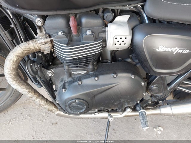 Triumph Motorcycle Street Twin 2017 SMTD31GN7HT801343 Image 9