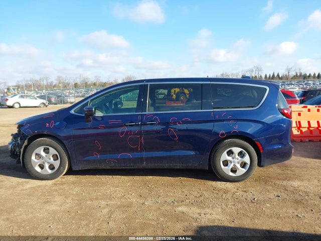 2018 Chrysler Pacifica Hybrid Touring Plus მანქანა იყიდება აუქციონზე, vin: 2C4RC1H74JR262360, აუქციონის ნომერი: 44456398