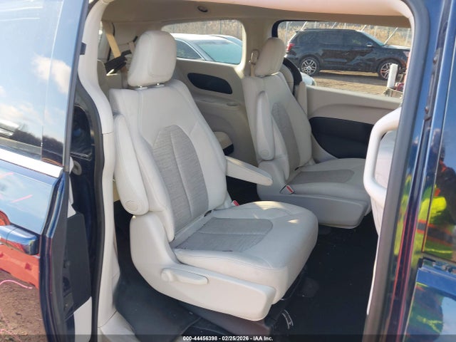 2018 Chrysler Pacifica Hybrid Touring Plus მანქანა იყიდება აუქციონზე, vin: 2C4RC1H74JR262360, აუქციონის ნომერი: 44456398