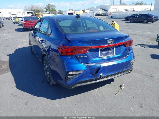 44456401 :رقم المزاد ، 3KPF24AD0ME360279 vin ، 2021 Kia Forte Lxs مزاد بيع
