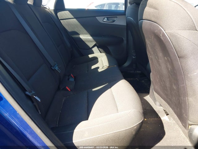 44456401 :رقم المزاد ، 3KPF24AD0ME360279 vin ، 2021 Kia Forte Lxs مزاد بيع