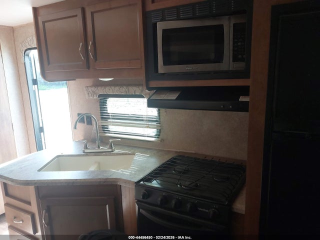 Forest River Catalina Coachman 2017 5ZT2CAXB1HT010722 Image 12