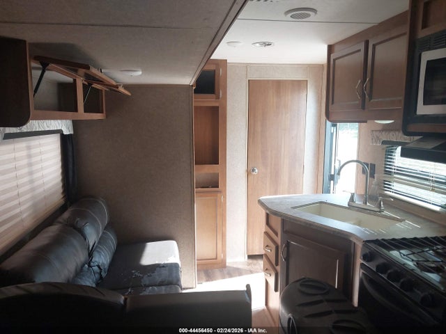 Forest River Catalina Coachman 2017 5ZT2CAXB1HT010722 Image 8