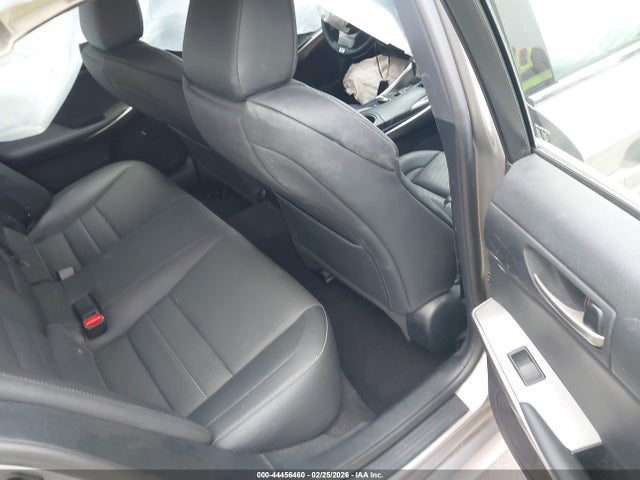 44456460 :رقم المزاد ، JTHBA1D27J5062876 vin ، 2018 Lexus Is 300 مزاد بيع