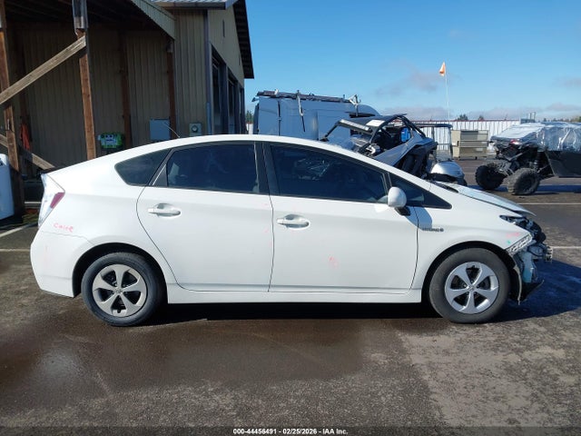 Toyota Prius Three 2014 JTDKN3DU8E1833930 Image 14