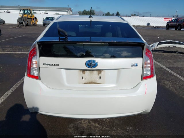 Toyota Prius Three 2014 JTDKN3DU8E1833930 Image 17
