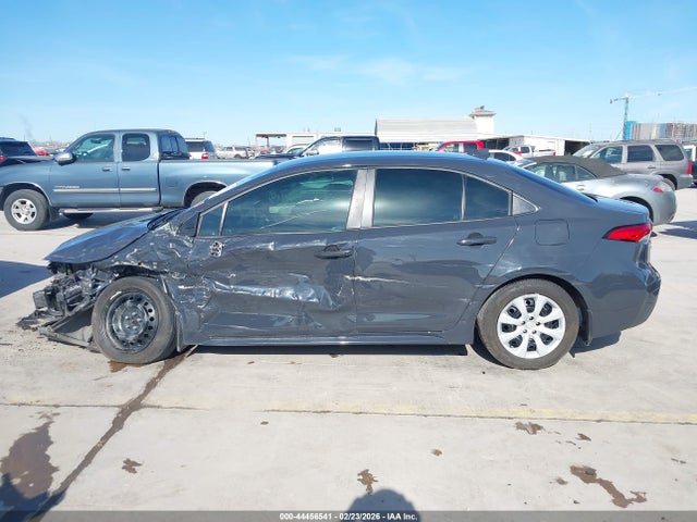 5YFB4MDE7RP202217 Toyota COROLLA LE