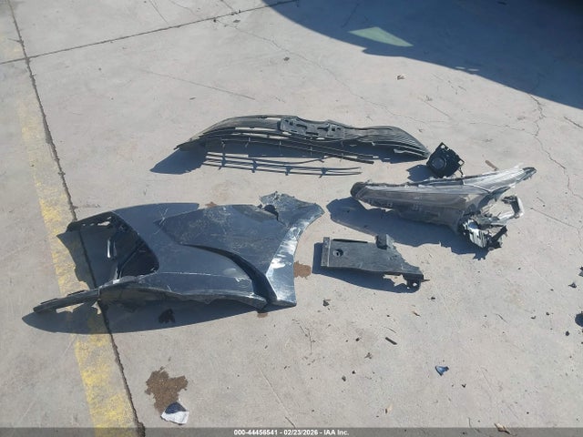 5YFB4MDE7RP202217 Toyota COROLLA LE