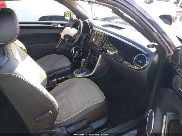 2018 VOLKSWAGEN BEETLE 3VWSD7AT4JM713915 Photo 4