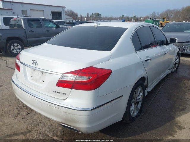 2013 Hyundai Genesis 3.8 მანქანა იყიდება აუქციონზე, vin: KMHGC4DDXDU214322, აუქციონის ნომერი: 44456616
