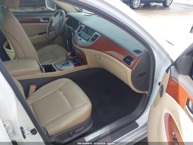 2013 Hyundai Genesis 3.8 მანქანა იყიდება აუქციონზე, vin: KMHGC4DDXDU214322, აუქციონის ნომერი: 44456616