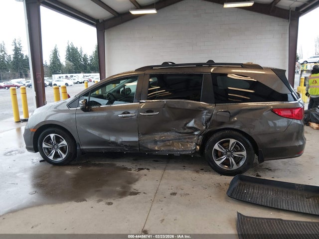Honda Odyssey Touring 2018 5FNRL6H85JB010540 Image 15