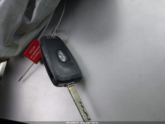 KMHLL4AG8MU110392 Hyundai ELANTRA SE
