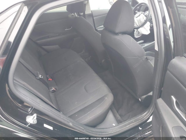 KMHLL4AG8MU110392 Hyundai ELANTRA SE