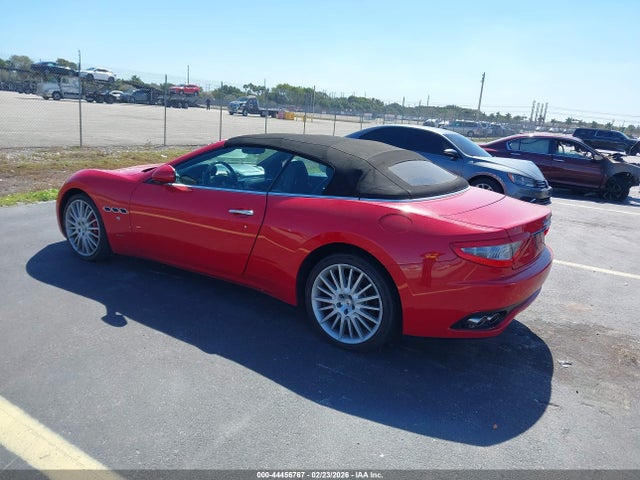 2011 MASERATI GRANTURISMO ZAM45KMA8B0055148 Photo 2