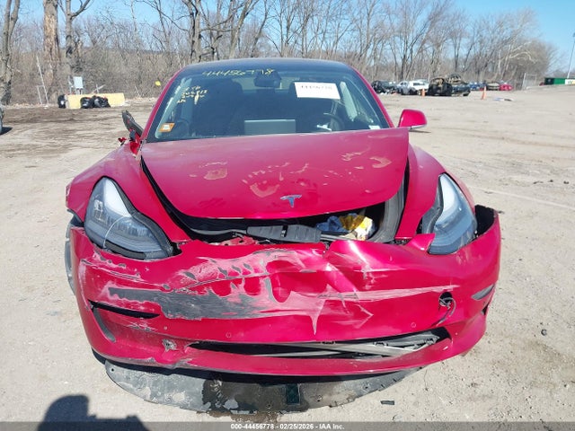 44456778 :رقم المزاد ، 5YJ3E1EB4KF387039 vin ، 2019 Tesla Model 3 Long Range/performance مزاد بيع