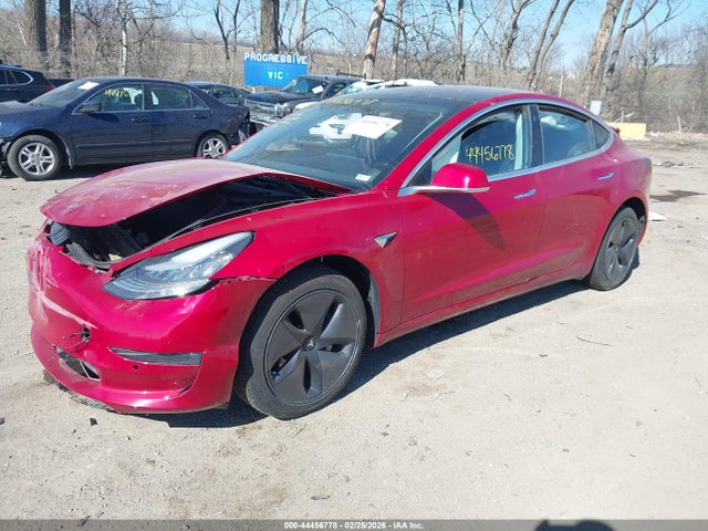 44456778 :رقم المزاد ، 5YJ3E1EB4KF387039 vin ، 2019 Tesla Model 3 Long Range/performance مزاد بيع
