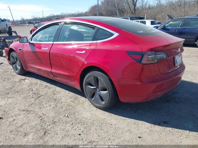 44456778 :رقم المزاد ، 5YJ3E1EB4KF387039 vin ، 2019 Tesla Model 3 Long Range/performance مزاد بيع