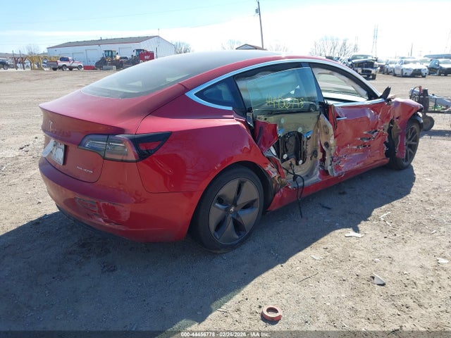 44456778 :رقم المزاد ، 5YJ3E1EB4KF387039 vin ، 2019 Tesla Model 3 Long Range/performance مزاد بيع