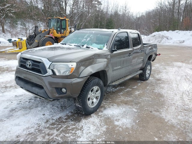 2015 Toyota Tacoma Base V6 მანქანა იყიდება აუქციონზე, vin: 5TFLU4EN5FX115805, აუქციონის ნომერი: 44456802