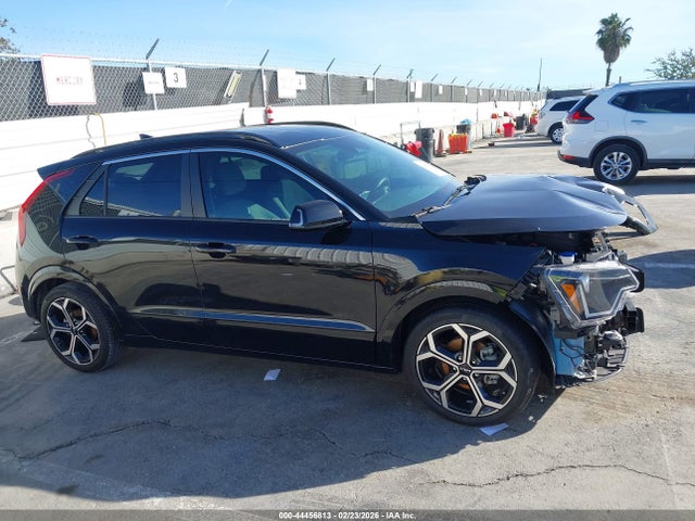 KNDCR3LE0P5053127 KIA Niro Ex Touring