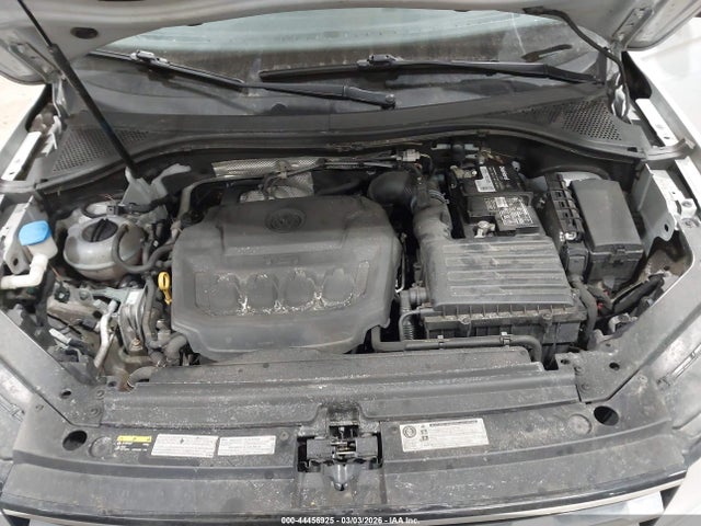 2018 Volkswagen Tiguan 2.0t Se/2.0t Sel მანქანა იყიდება აუქციონზე, vin: 3VV2B7AX9JM004068, აუქციონის ნომერი: 44456925