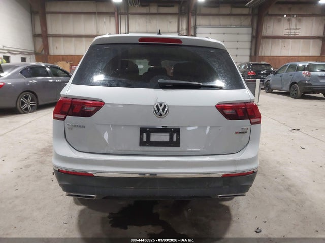 2018 Volkswagen Tiguan 2.0t Se/2.0t Sel მანქანა იყიდება აუქციონზე, vin: 3VV2B7AX9JM004068, აუქციონის ნომერი: 44456925