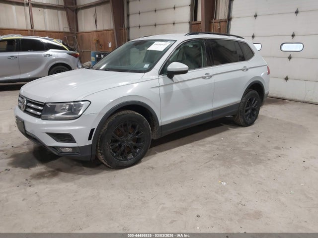 2018 Volkswagen Tiguan 2.0t Se/2.0t Sel მანქანა იყიდება აუქციონზე, vin: 3VV2B7AX9JM004068, აუქციონის ნომერი: 44456925