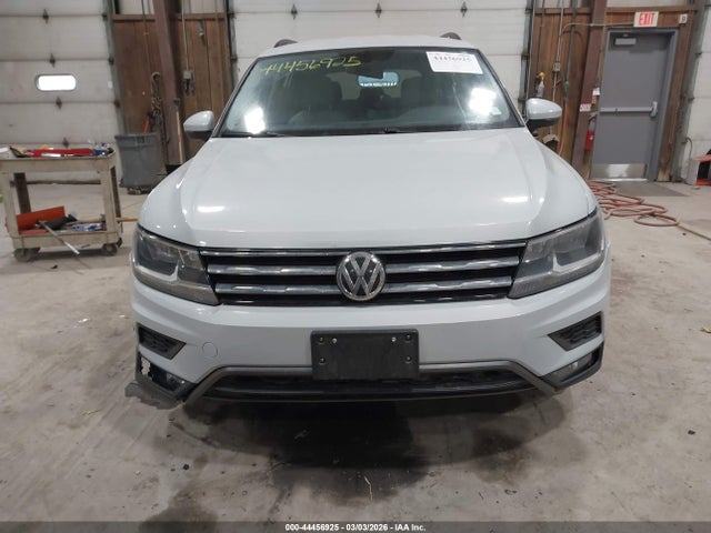 2018 Volkswagen Tiguan 2.0t Se/2.0t Sel მანქანა იყიდება აუქციონზე, vin: 3VV2B7AX9JM004068, აუქციონის ნომერი: 44456925