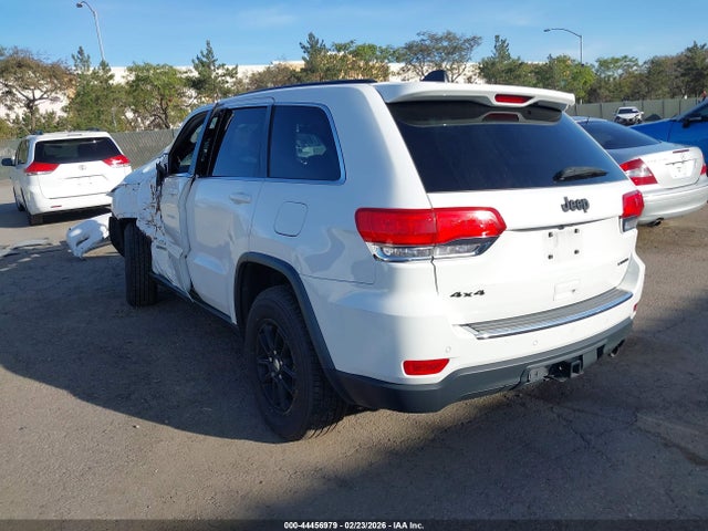 1C4RJFAG7JC266683 Jeep Grand Cherokee Laredo 4x4