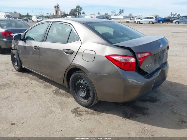 Toyota COROLLA LE 2018 2T1BURHE0JC068341 Image 3