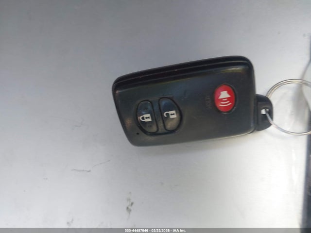 JTDZN3EU5E3332253 Toyota Prius V Two