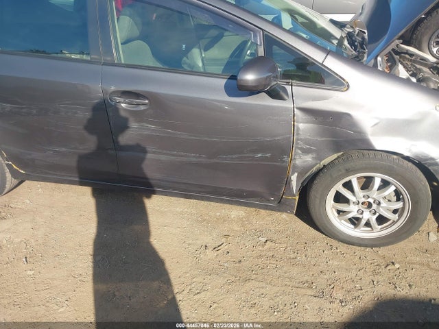 JTDZN3EU5E3332253 Toyota Prius V Two