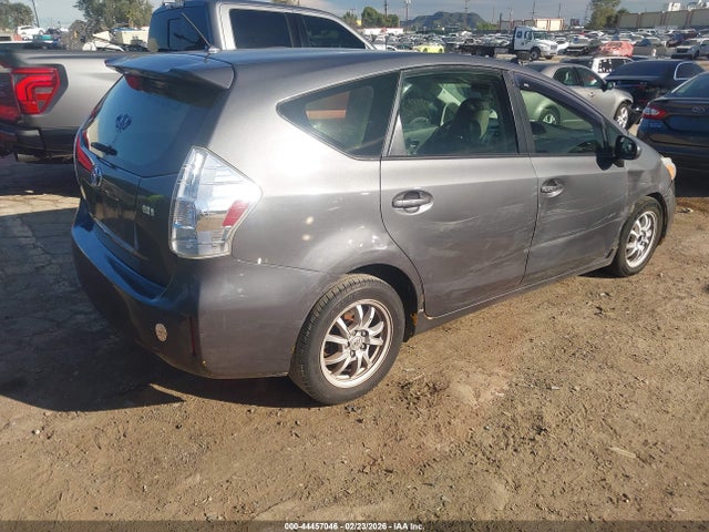 JTDZN3EU5E3332253 Toyota Prius V Two