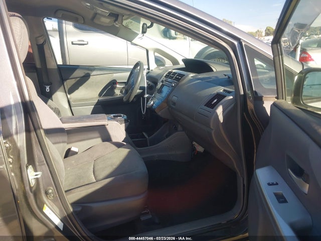JTDZN3EU5E3332253 Toyota Prius V Two
