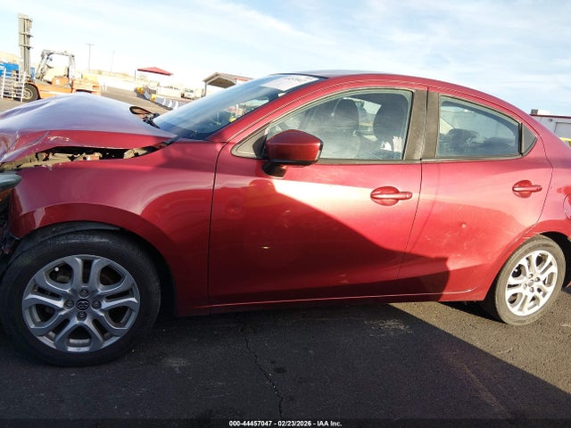 2018 Toyota Yaris Ia მანქანა იყიდება აუქციონზე, vin: 3MYDLBYVXJY325591, აუქციონის ნომერი: 44457047