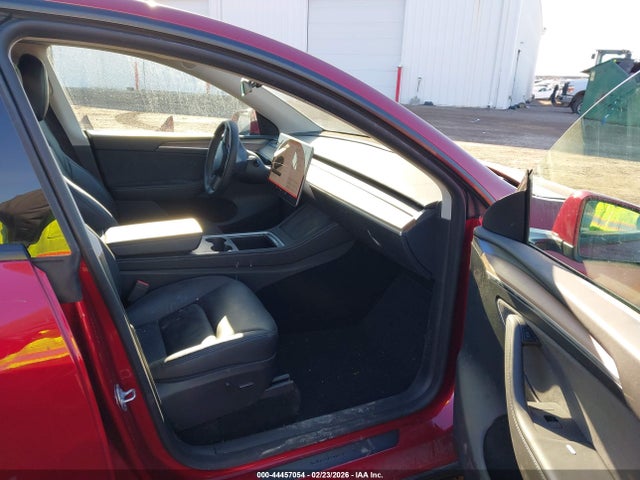 2024 TESLA MODEL Y 7SAYGDEE8RF155861 Photo 4