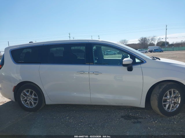 Chrysler Voyager Lx 2023 2C4RC1CG4PR595979 Image 13