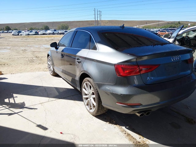 2015 AUDI A3 WAUACGFF5F1001807 Photo 2